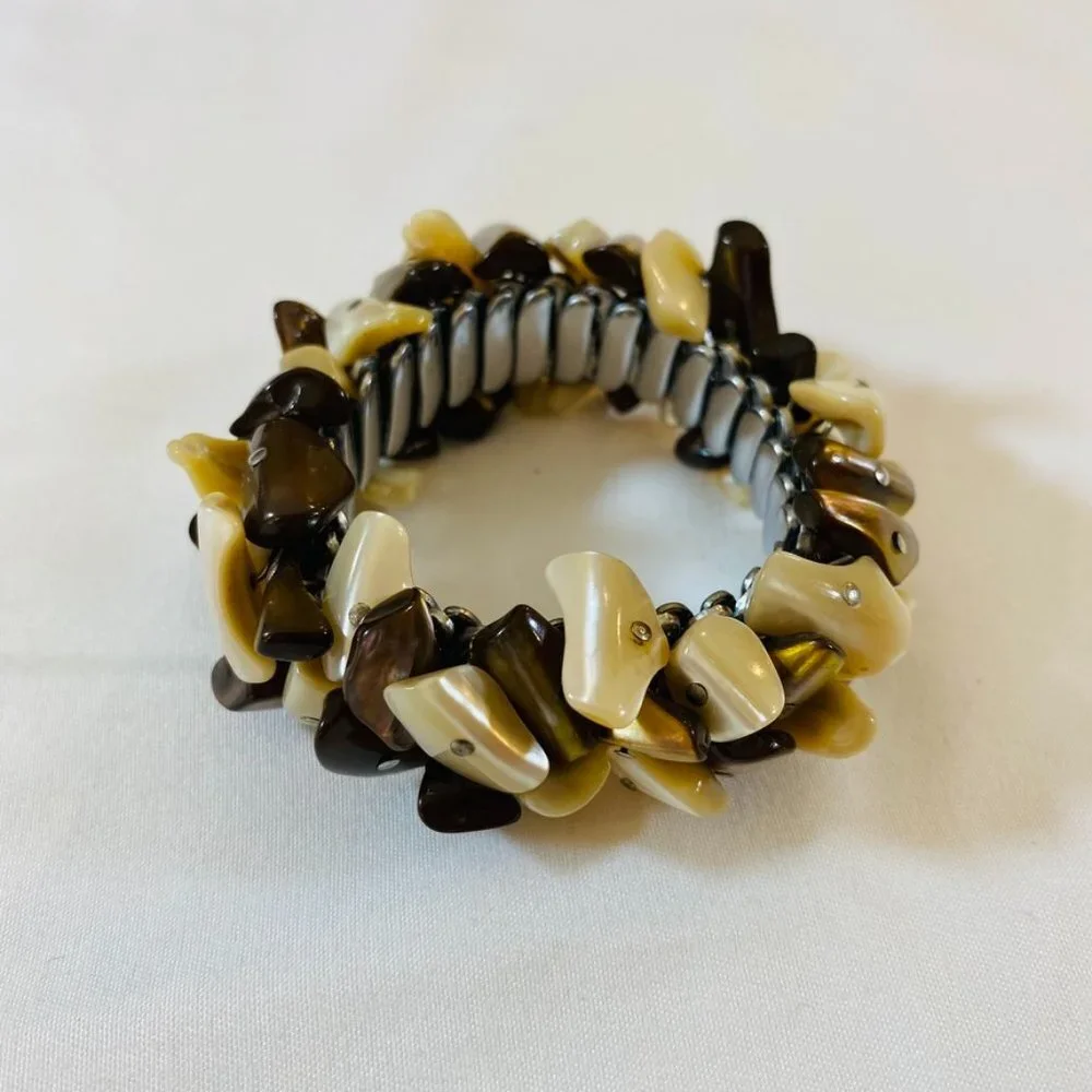 Vintage Shell Cha Cha expandable Stretch Bracelet 50s 60s